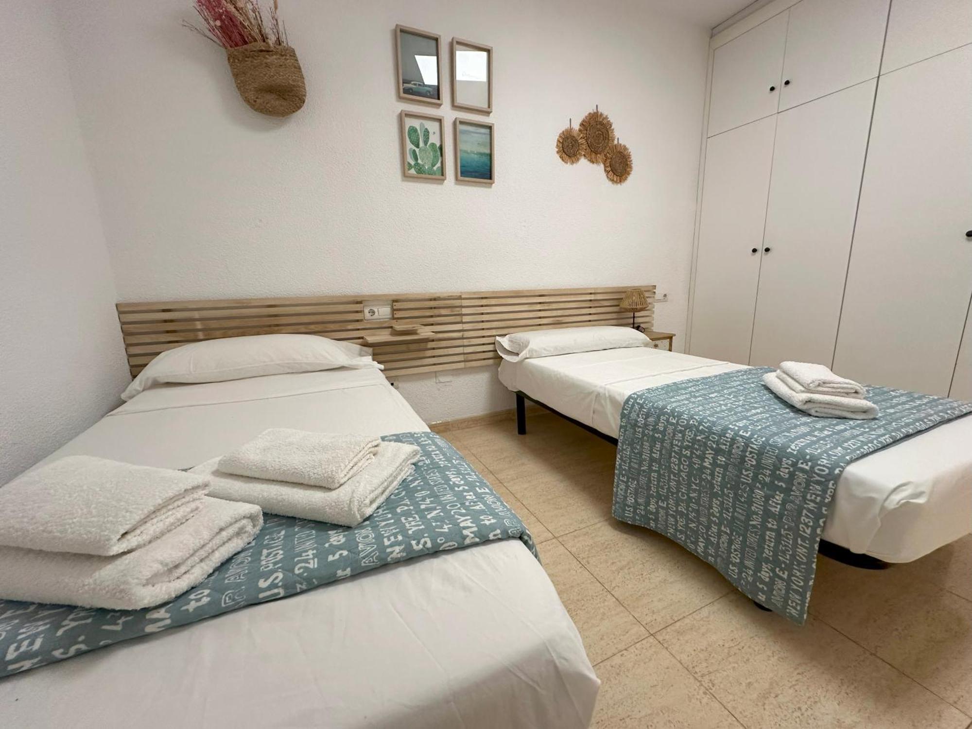 Alicante Beach And Center Bagian luar foto